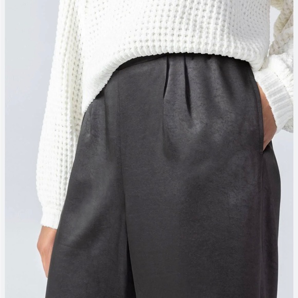 EVEREVE - SANCTUARY MARGOT WIDE LEG SHINE PANTS - Picture 4 of 9